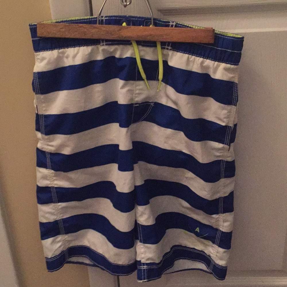 Gap XXL (14-16) Gently used boys bathing suit.